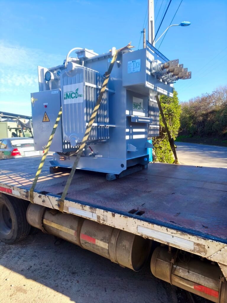 Transformador con fluido FR3 — foto real en planta de Transformadores MCD